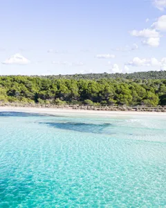 son saura beach menorca