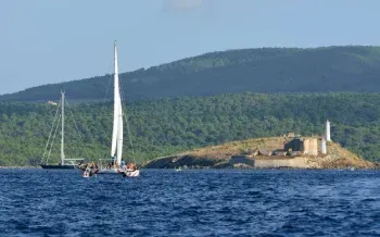 excursion catamaran fornells menorca