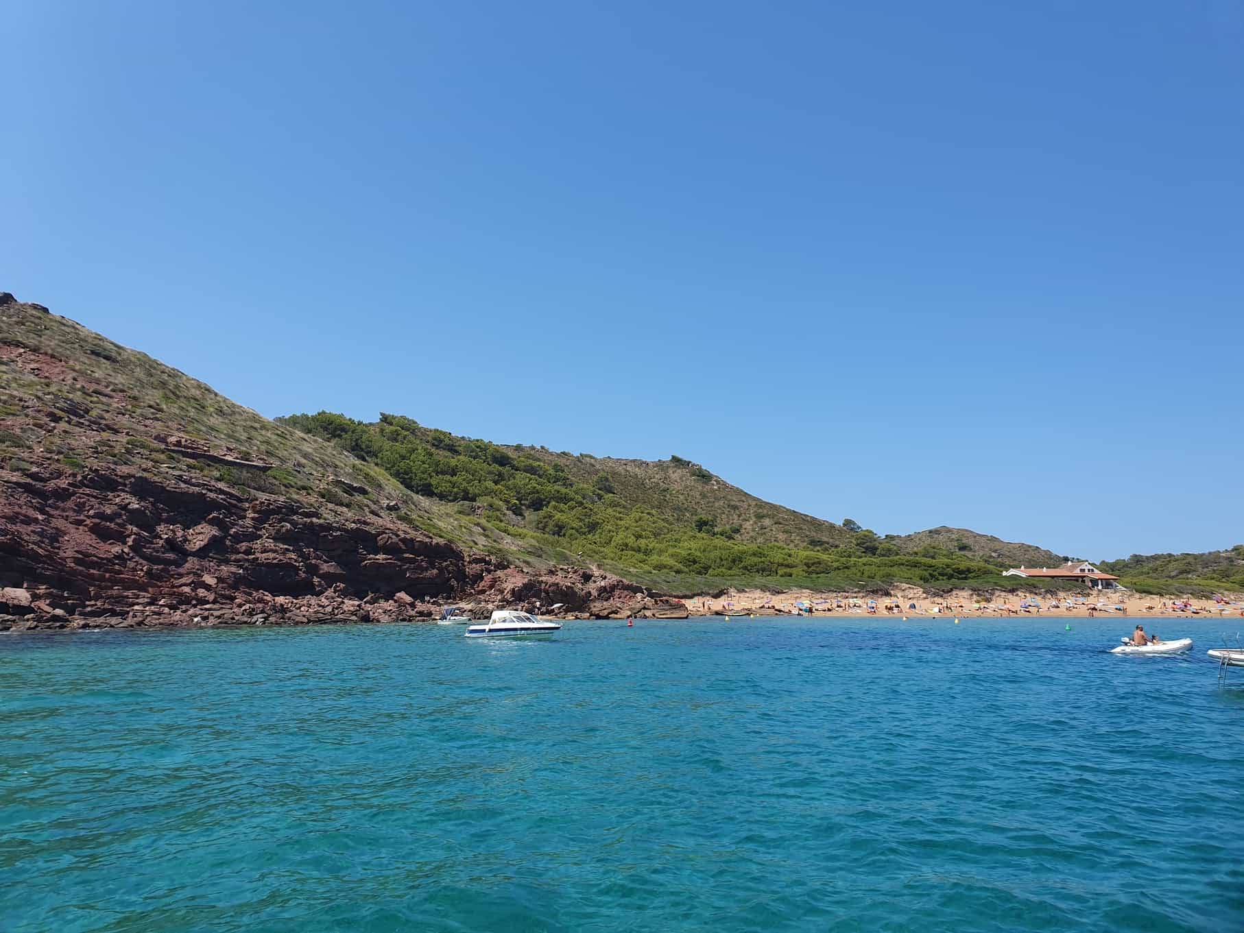 playa de pregonda es mercadal