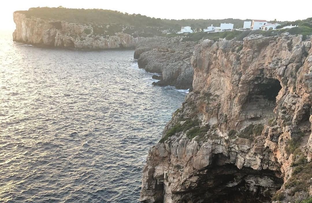 cuevas cala canutells menorca
