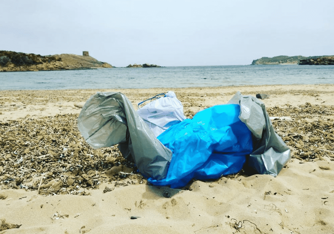 trash challenge menorca plastics
