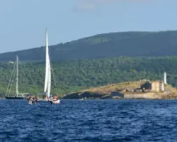 excursion catamaran fornells menorca